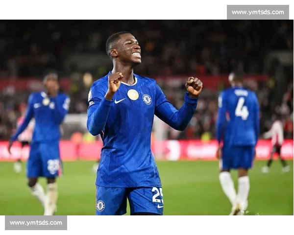 拜仁 5500 万欧压哨报价吉滕斯未果，切尔西 6500 万欧抢下英格兰新星