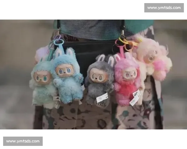 李佳琦提醒：LABUBU 溢价虚高，官方补货后价格已腰斩